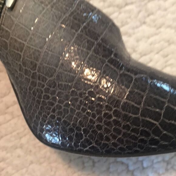 Cynthia Vincent Gray Gradient Snakeskin Bootie, Size 8.5 - Picture 6 of 7